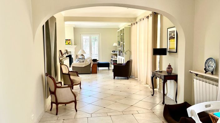 Image No.16-4 Bed House for sale