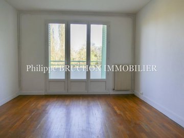 1 - Auxerre, Apartment