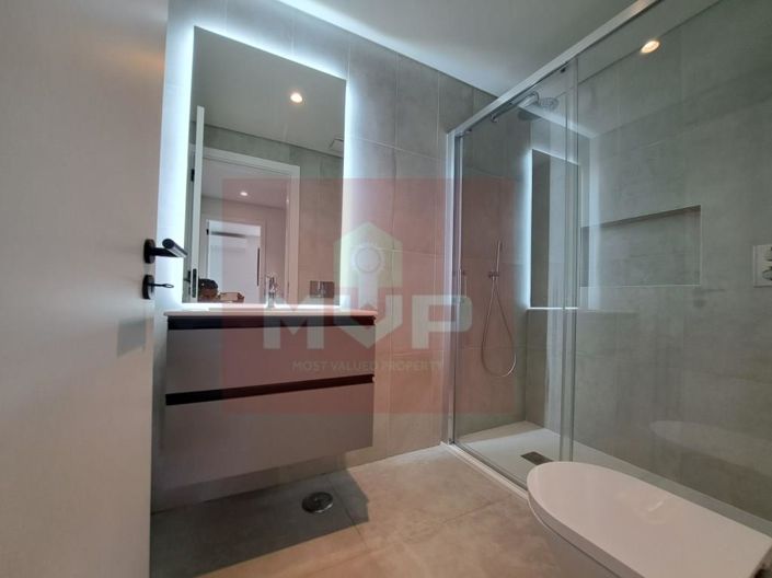 Image No.10-4 Bed House for sale