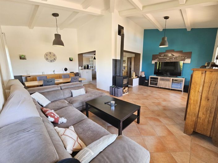 Image No.6-6 Bed House for sale