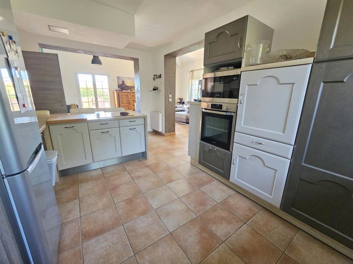 Image No.9-6 Bed House for sale