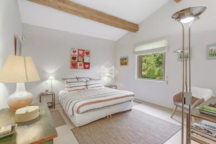 Image No.12-4 Bed House for sale