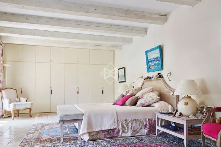 Image No.10-6 Bed House for sale