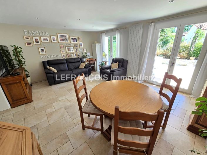 Image No.5-2 Bed House for sale