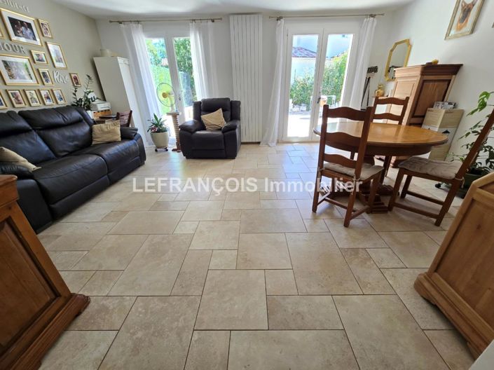 Image No.6-2 Bed House for sale