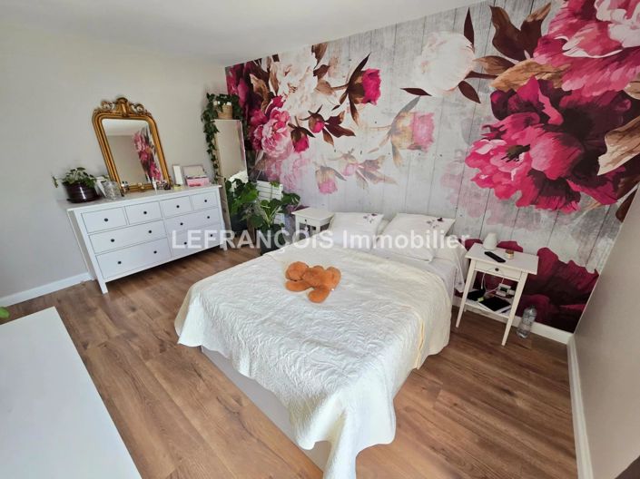 Image No.9-2 Bed House for sale