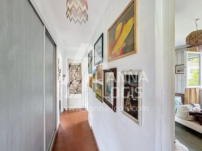 Image No.11-3 Bed House for sale