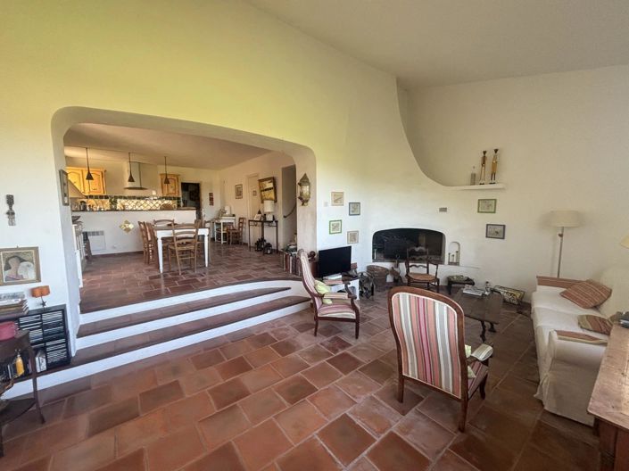 Image No.2-5 Bed House for sale