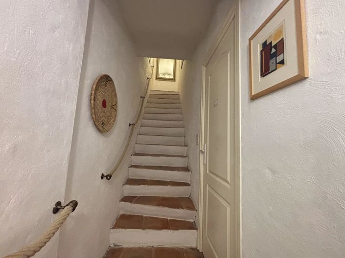 Image No.9-5 Bed House for sale