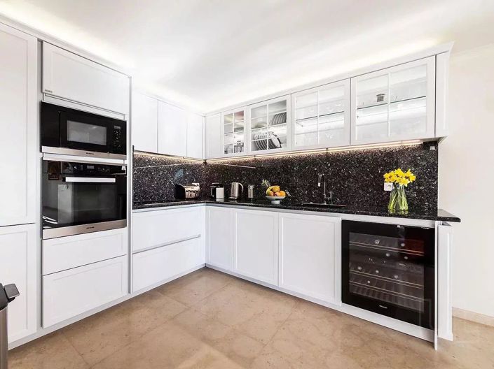 Image No.11-3 Bed Apartment for sale