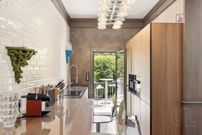 Image No.5-5 Bed House for sale