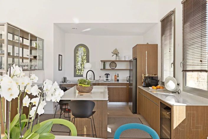 Image No.7-6 Bed House for sale