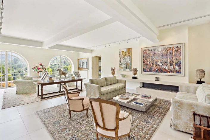 Image No.5-6 Bed House for sale