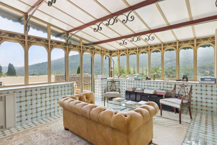 Image No.9-6 Bed House for sale