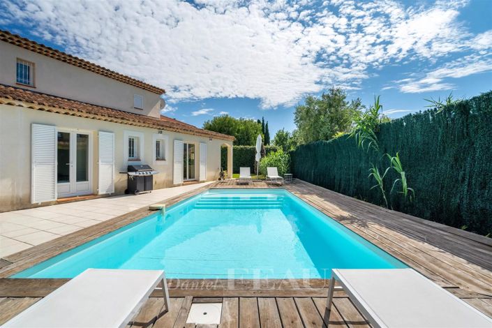Image No.1-4 Bed House for sale