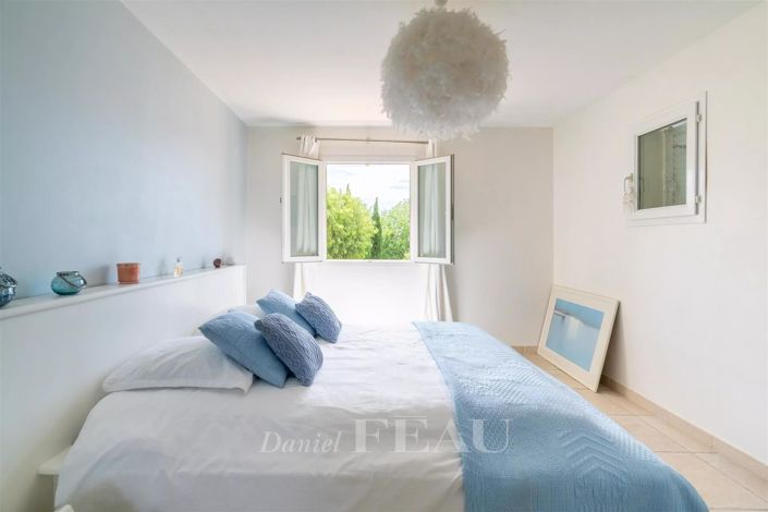 Image No.11-4 Bed House for sale