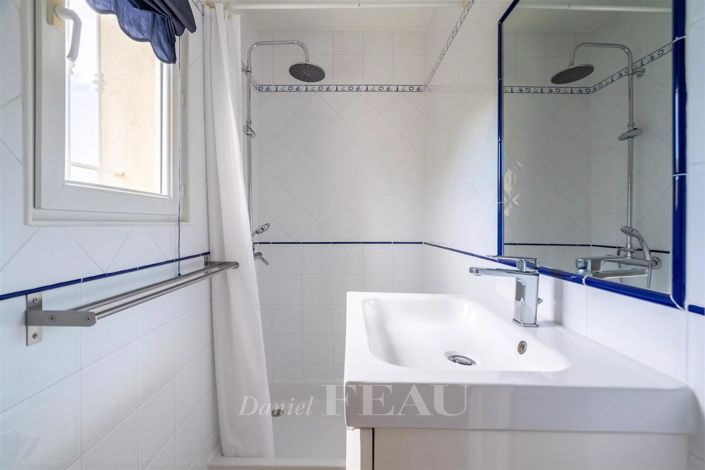 Image No.14-4 Bed House for sale