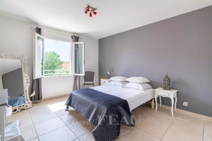 Image No.9-4 Bed House for sale