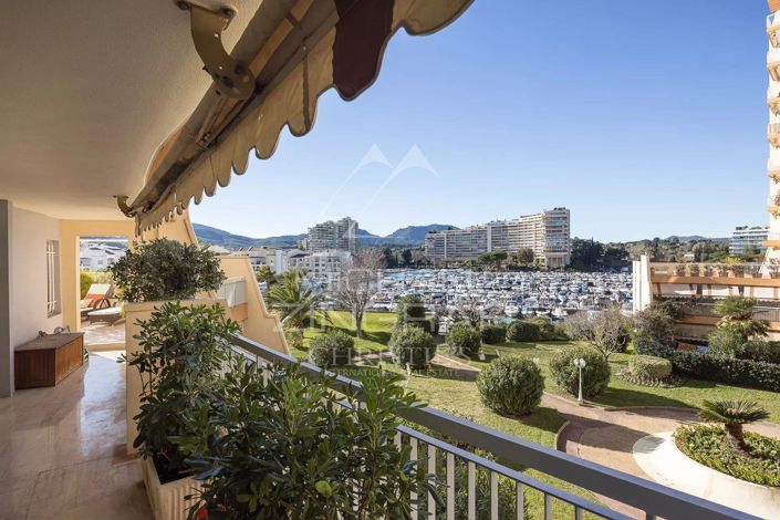 Image No.10-3 Bed Apartment for sale