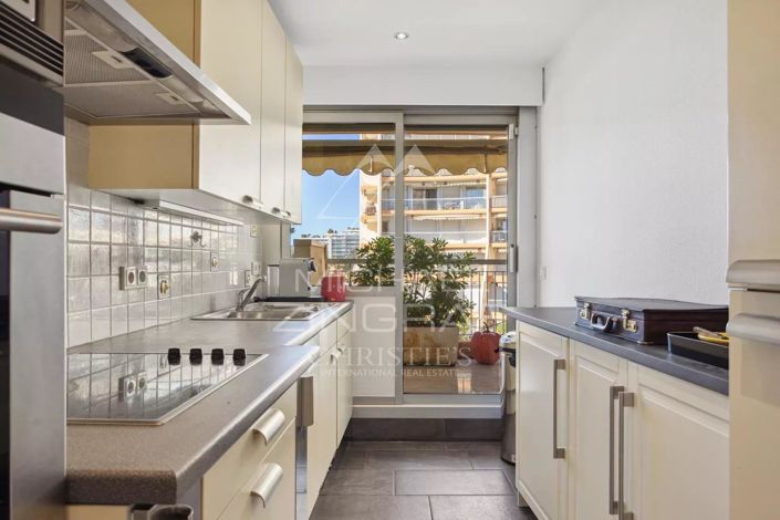 Image No.7-3 Bed Apartment for sale