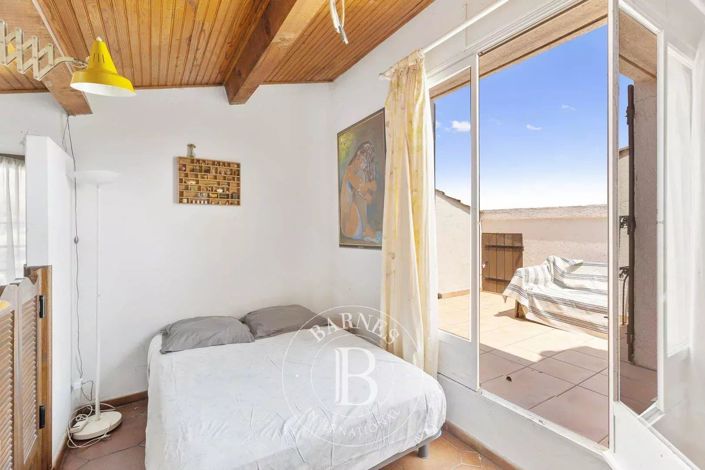 Image No.11-8 Bed House for sale