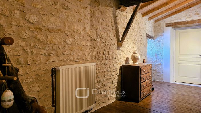 Image No.12-6 Bed House for sale