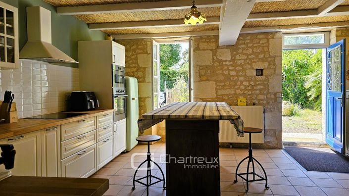 Image No.8-6 Bed House for sale