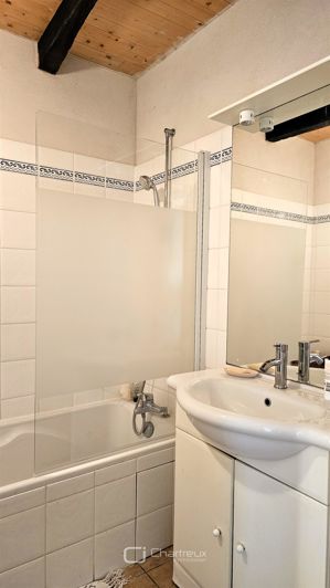 Image No.9-6 Bed House for sale