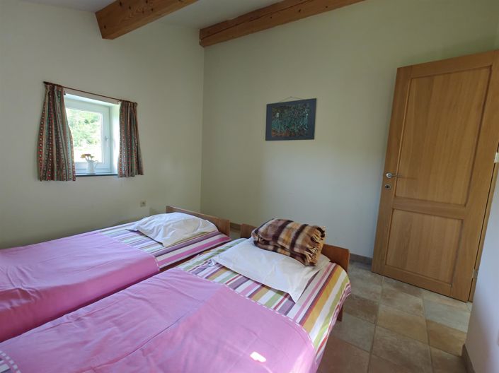 Image No.20-4 Bed House for sale