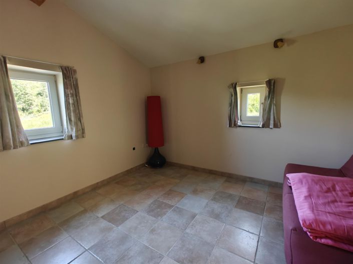 Image No.21-4 Bed House for sale