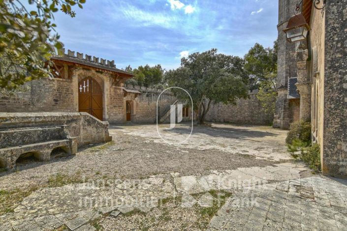 Image No.9-7 Bed Property for sale