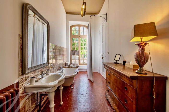 Image No.13-8 Bed House for sale