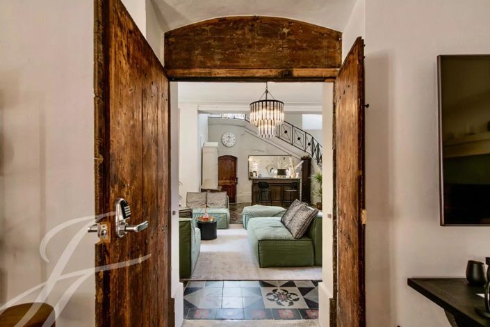 Image No.9-8 Bed House for sale