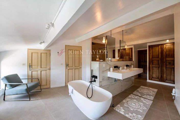 Image No.11-Appartement de 6 chambres à vendre à Gordes