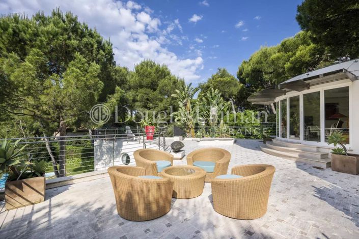 Image No.5-5 Bed House for sale