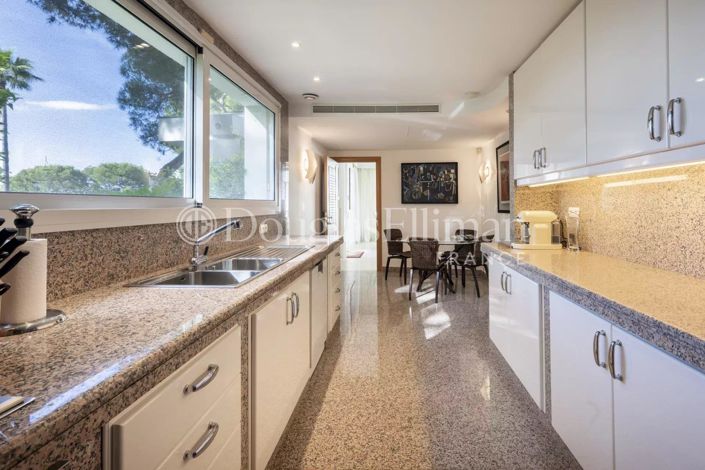 Image No.9-5 Bed House for sale