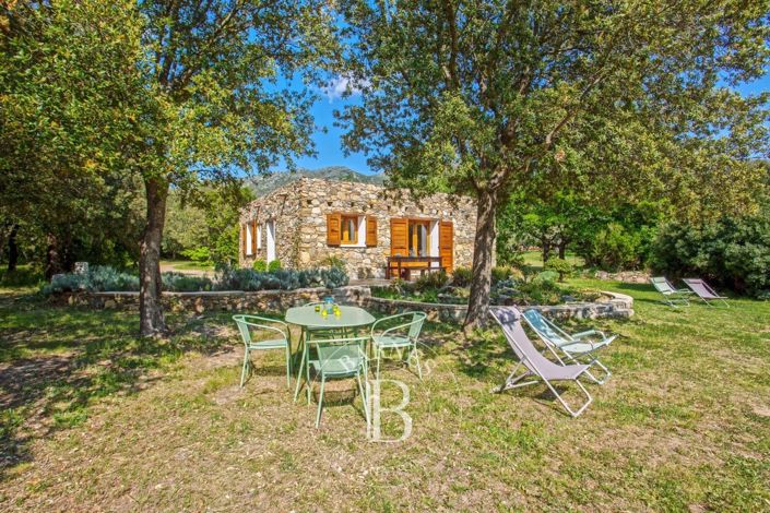 Image No.11-8 Bed House for sale