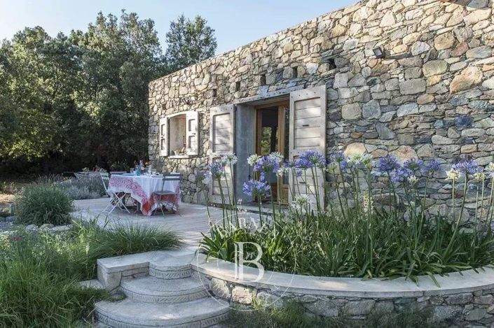 Image No.12-8 Bed House for sale