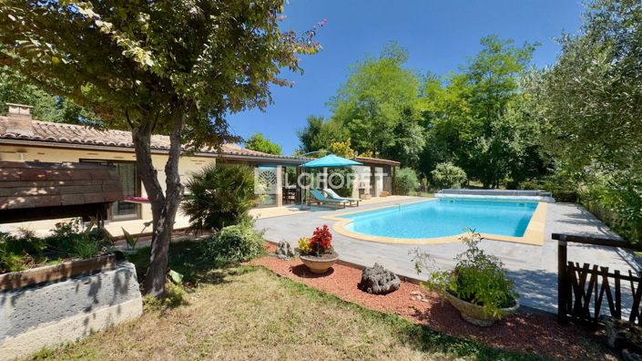 Image No.1-3 Bed Property for sale