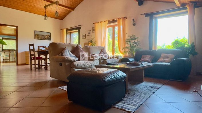 Image No.9-3 Bed Property for sale