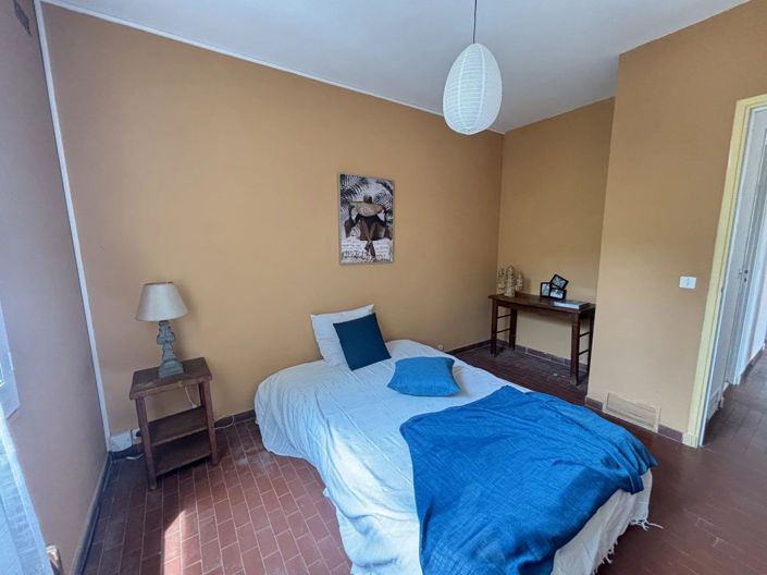 Image No.19-3 Bed House for sale