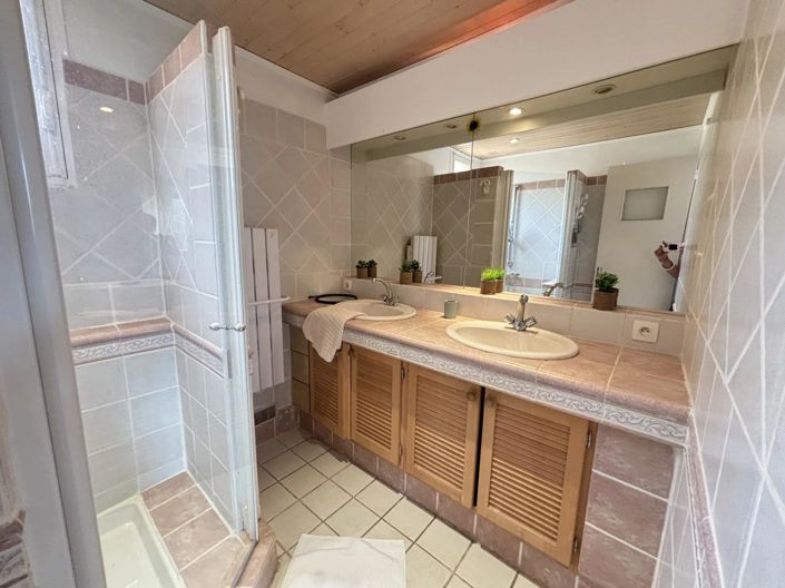 Image No.20-3 Bed House for sale