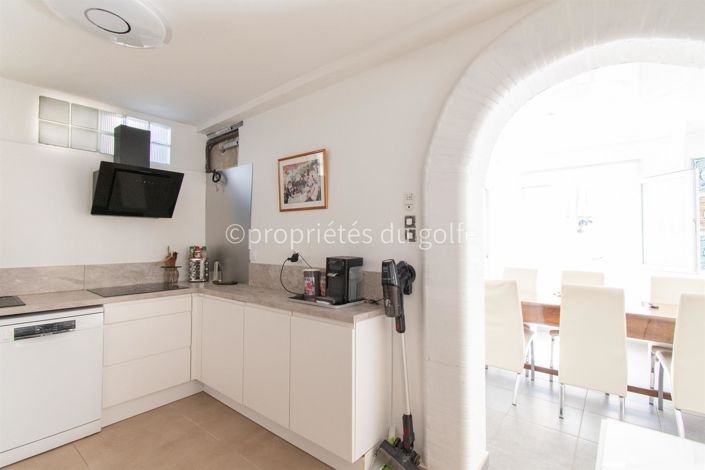 Image No.10-2 Bed House for sale