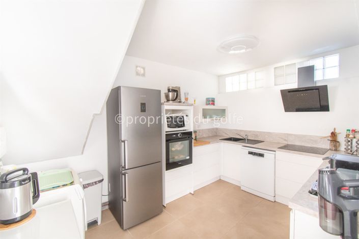 Image No.12-2 Bed House for sale