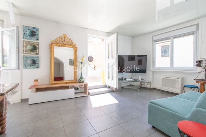 Image No.7-2 Bed House for sale