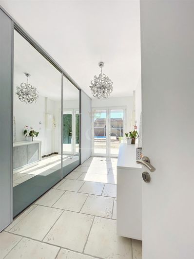 Image No.8-2 Bed House for sale