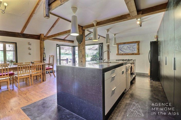 Image No.10-6 Bed House for sale