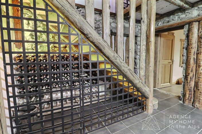 Image No.17-6 Bed House for sale