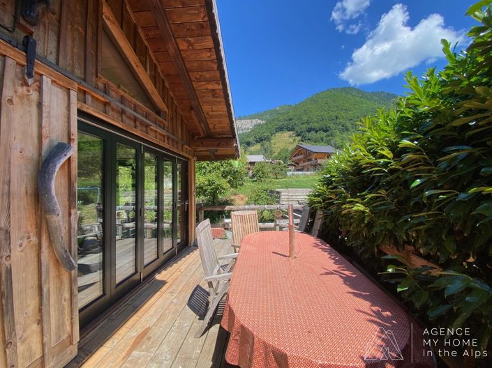 Image No.2-6 Bed House for sale