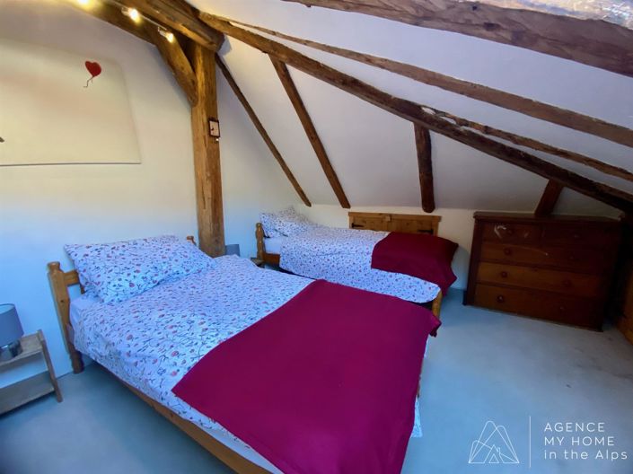 Image No.26-6 Bed House for sale